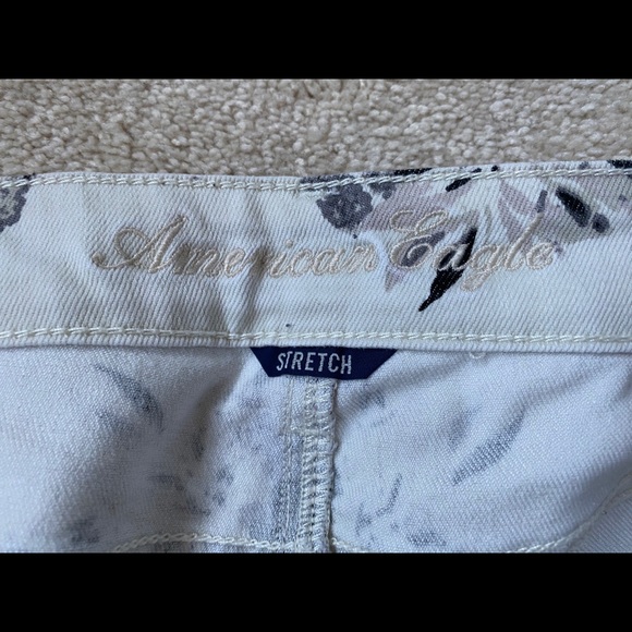 American eagle floral shorts - Picture 2 of 4